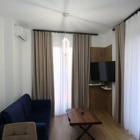 Yves1 Boutique Aparthotel Sarandë