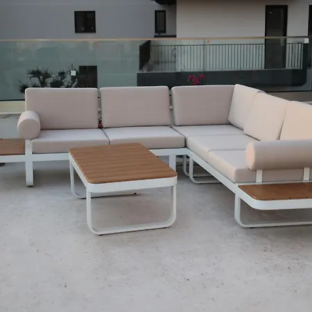 Yves1 Boutique