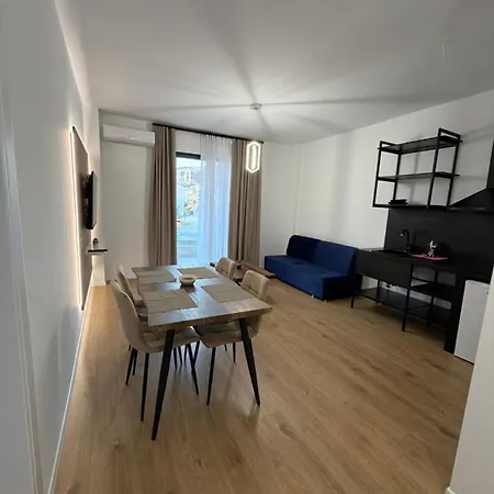 Yves1 Boutique Aparthotel *