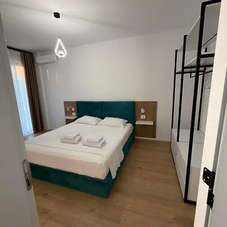 Yves1 Boutique Aparthotel Sarandë