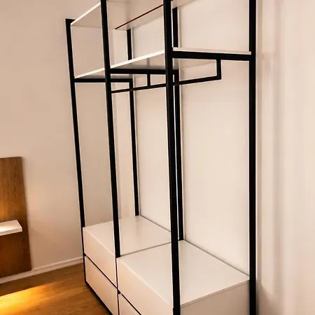 Yves1 Boutique