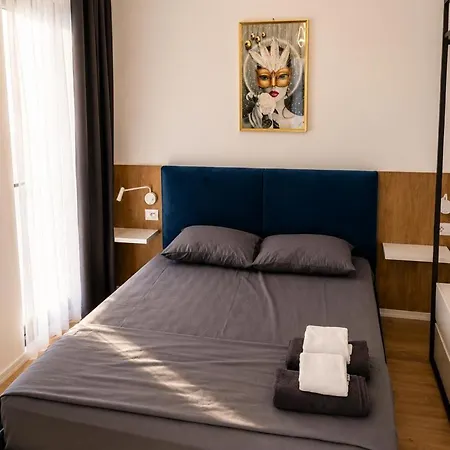Yves1 Boutique Sarandë