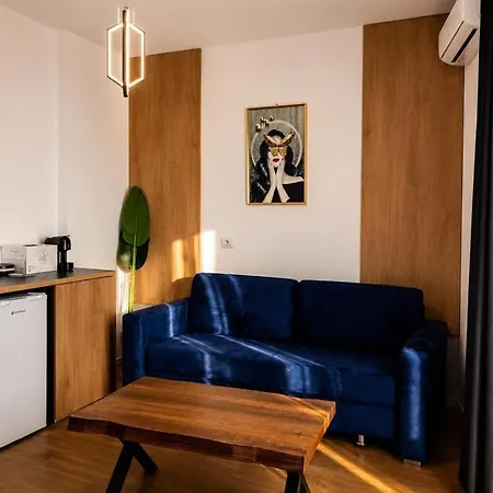 Yves1 Boutique Aparthotel *