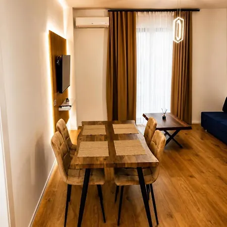Yves1 Boutique Aparthotel *